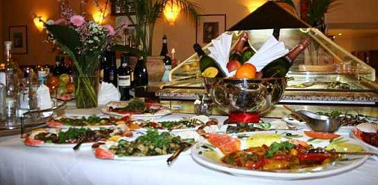 Exklusive Brunch Mittags Mens Buffets online bestellen liefern